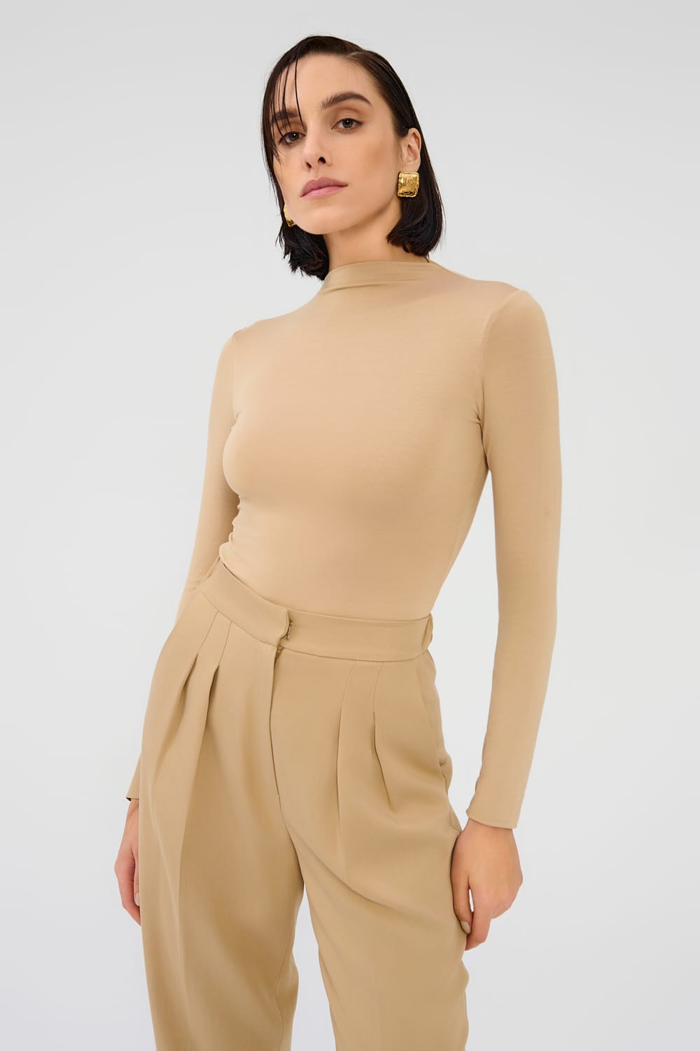 Body z mini golfem beżowe