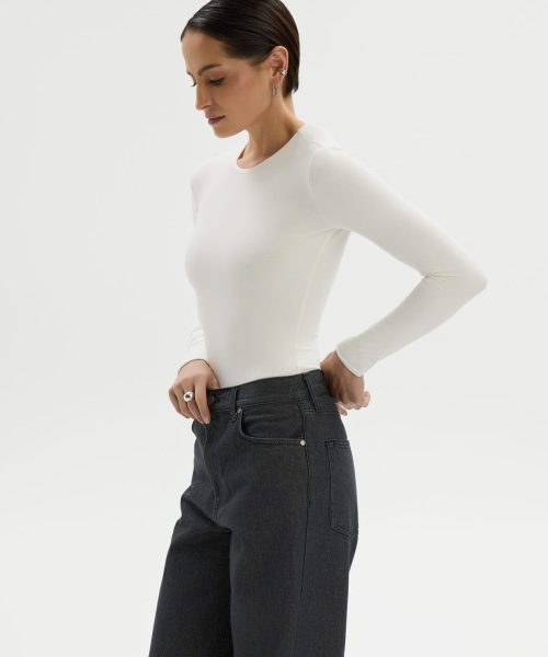 Body z prostym dekoltem ecru